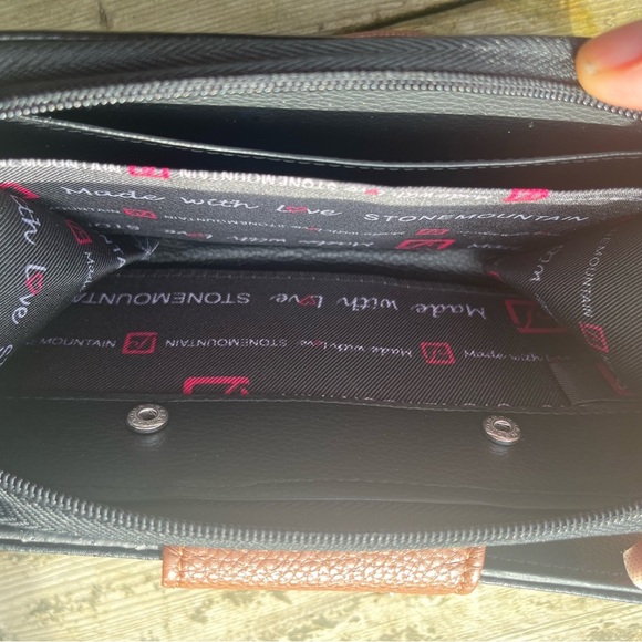 Stone Mountain Cognac and black leather wristlet clutch new - Picture 5 of 6
